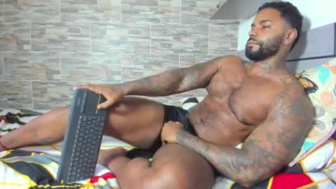 angelo_evans33 online show from February 23, 10:22 pm
