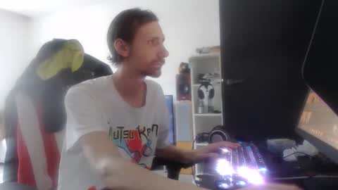 LoyalDog online show from April 10, 8:54 am