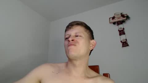 leon online show from December 8, 6:28 pm