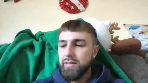 Ant online show from December 12, 6:21 pm