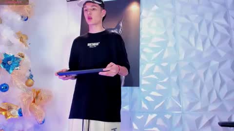 brendan and stiiven online show from December 23, 4:54 am