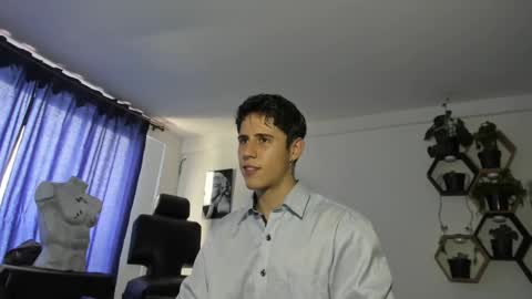 Snapshot of antonnello_ chatting on March 4, 8:05 pm antonnello_ online show from March 4, 8:05 pm