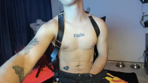 Snapshot of antonnello_ chatting on February 27, 5:24 am antonnello_ online show from February 27, 5:24 am