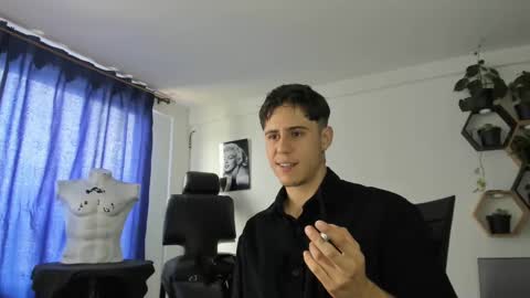Snapshot of antonnello_ chatting on March 12, 6:44 pm antonnello_ online show from March 12, 6:44 pm