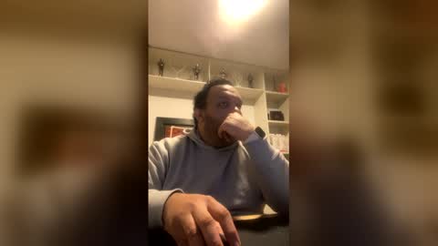 aquelarre_studio online show from March 19, 2:37 am