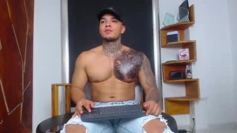 AquilesElpapi online show from March 2, 9:19 pm