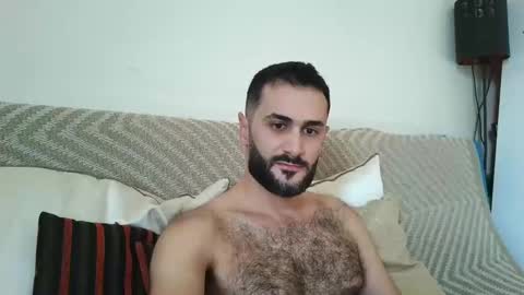 Snapshot of arabhairy90 chatting on December 21, 5:14 am hairycub online show from December 21, 5:14 am