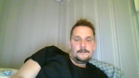 ariparikrigsmann online show from February 15, 8:06 pm