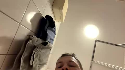 armyskater32 online show from March 25, 6:28 am