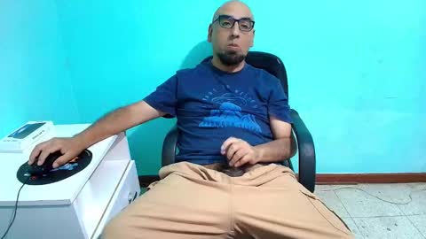 arnelux72 online show from October 27, 5:32 am