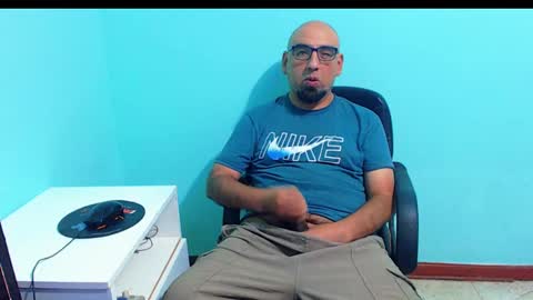 arnelux72 online show from February 11, 6:08 am