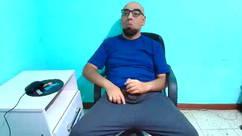 arnelux72 online show from October 6, 5:23 am