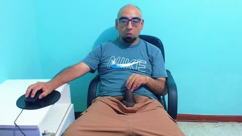 arnelux72 online show from January 20, 5:37 am