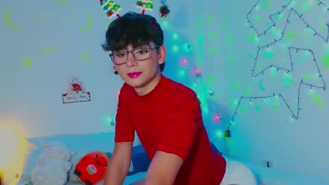 Snapshot of arnold_laurent chatting on December 26, 7:05 pm Arnold online show from December 26, 7:05 pm