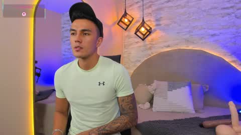 ARON BOLT online show from April 6, 11:27 pm