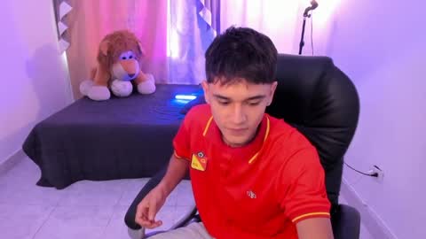 Aaron online show from April 6, 9:26 pm