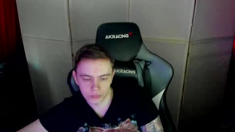 Snapshot of aron_neall chatting on February 19, 6:44 am biggest penis online show from February 19, 6:44 am