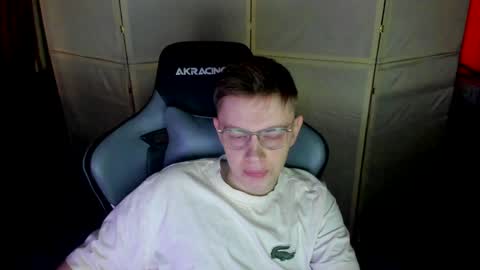 Snapshot of aron_neall chatting on January 6, 7:31 am biggest penis online show from January 6, 7:31 am