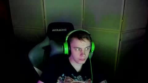 Snapshot of aron_neall chatting on February 25, 3:52 am biggest penis online show from February 25, 3:52 am