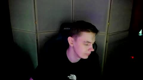 Snapshot of aron_neall chatting on January 23, 7:32 am biggest penis online show from January 23, 7:32 am