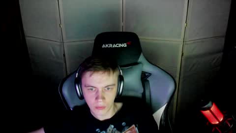 Snapshot of aron_neall chatting on January 11, 7:17 am biggest penis online show from January 11, 7:17 am