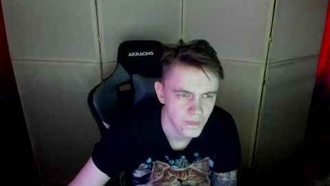 Snapshot of aron_neall chatting on February 24, 5:54 am biggest penis online show from February 24, 5:54 am