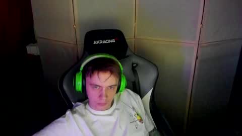 Snapshot of aron_neall chatting on February 27, 5:56 am biggest penis online show from February 27, 5:56 am