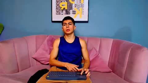 aron_pulse online show from March 10, 1:39 pm