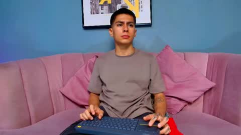 aron_pulse online show from April 20, 1:35 pm