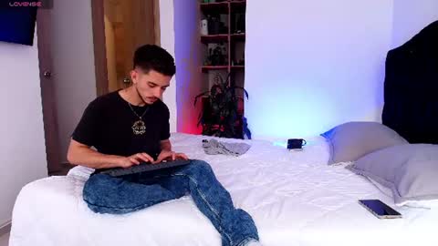 Aron Santoro online show from July 20, 3:58 pm