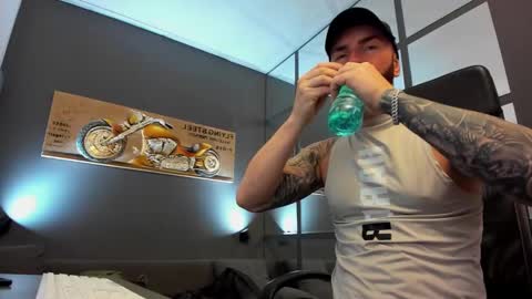 AronGrant online show from February 22, 9:23 am