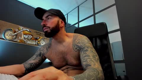 AronGrant online show from January 31, 8:43 am