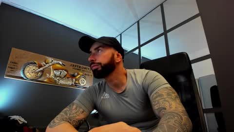 AronGrant online show from December 6, 9:43 am