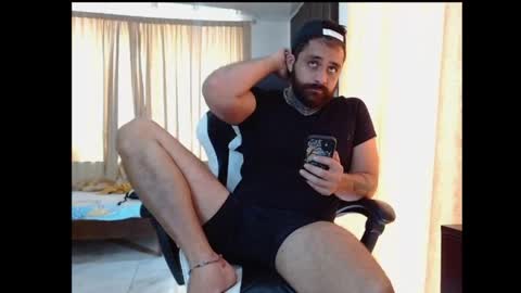 aronmiller online show from October 26, 6:21 pm