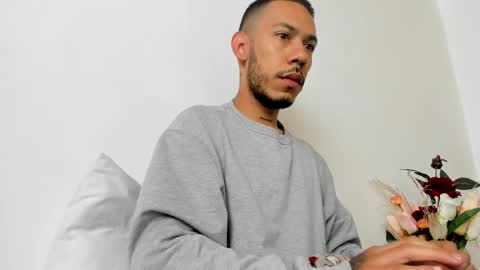 Snapshot of aronxx_ chatting on September 11, 12:15 pm BLACK FRIDAY 55 OFF ON MY ONLYFANS. online show from September 11, 12:15 pm