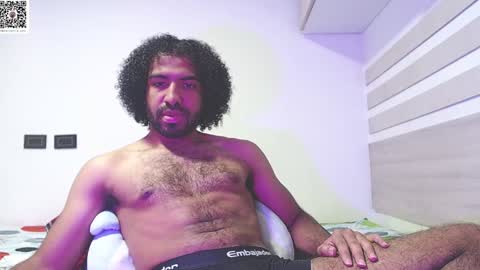 Snapshot of arthur_jamess chatting on January 23, 12:14 am arthur_jamess online show from January 23, 12:14 am