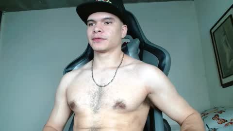 Snapshot of ash_wingrant chatting on February 27, 9:22 am ash_wingrant online show from February 27, 9:22 am
