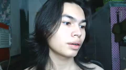 asian_babyboi online show from April 18, 7:07 pm