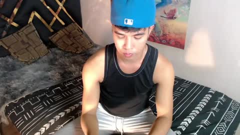 asiancum_peter online show from April 16, 12:49 pm