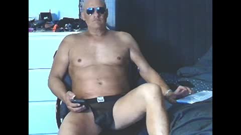 askil8802 online show from April 22, 8:41 am