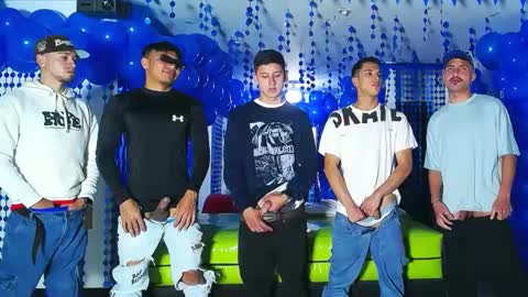 Snapshot of asmodeus7100 chatting on December 4, 12:19 am THOMAS AND DAMIAND online show from December 4, 12:19 am