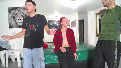 Snapshot of asmodeus7100 chatting on September 21, 6:52 pm THOMAS AND DAMIAND online show from September 21, 6:52 pm