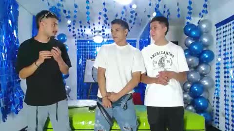 Snapshot of asmodeus7100 chatting on January 30, 12:18 am THOMAS AND DAMIAND online show from January 30, 12:18 am