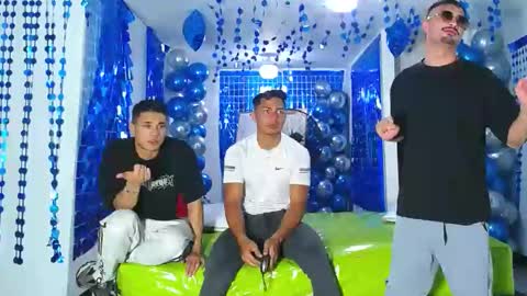 Snapshot of asmodeus7100 chatting on January 21, 12:15 am THOMAS AND DAMIAND online show from January 21, 12:15 am