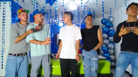 Snapshot of asmodeus7100 chatting on February 6, 12:22 am THOMAS AND DAMIAND online show from February 6, 12:22 am