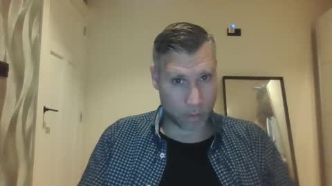 Assmani28 online show from December 24, 11:33 pm