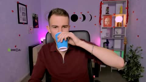 astren online show from February 19, 1:18 pm