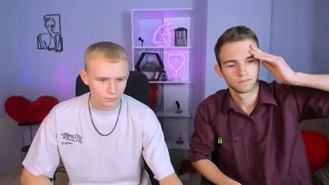 astren online show from November 17, 6:49 am