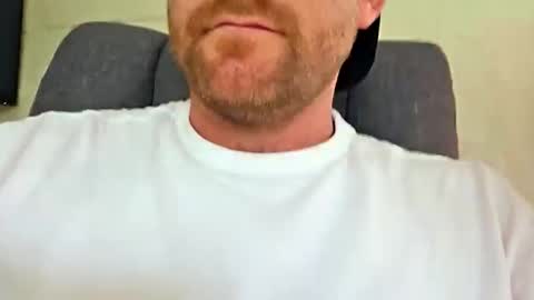 aussie_dadbod90 online show from March 18, 2:03 am