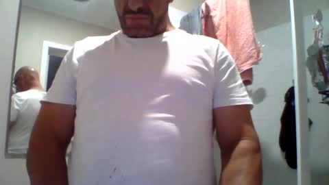 aussieguy59660 online show from December 22, 1:41 pm